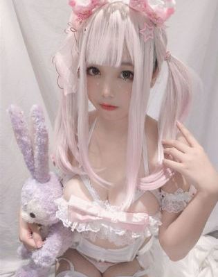 05年小姑娘唐先生舞蹈完整版_720高清在线观看